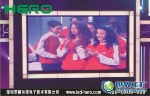 户外显示新纪元 广场P12 LED大屏广告设备的屏幕技术详解